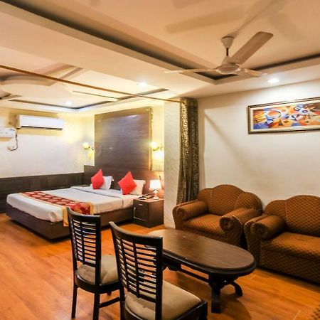Hotel Monarch Inn Λάκναου Εξωτερικό φωτογραφία