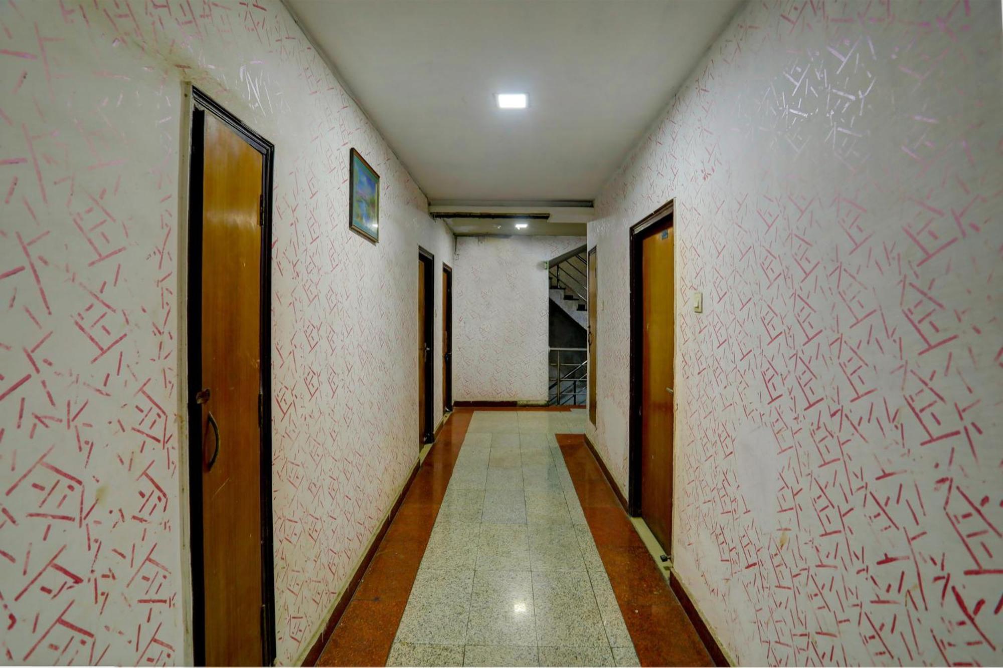 Hotel Monarch Inn Λάκναου Εξωτερικό φωτογραφία