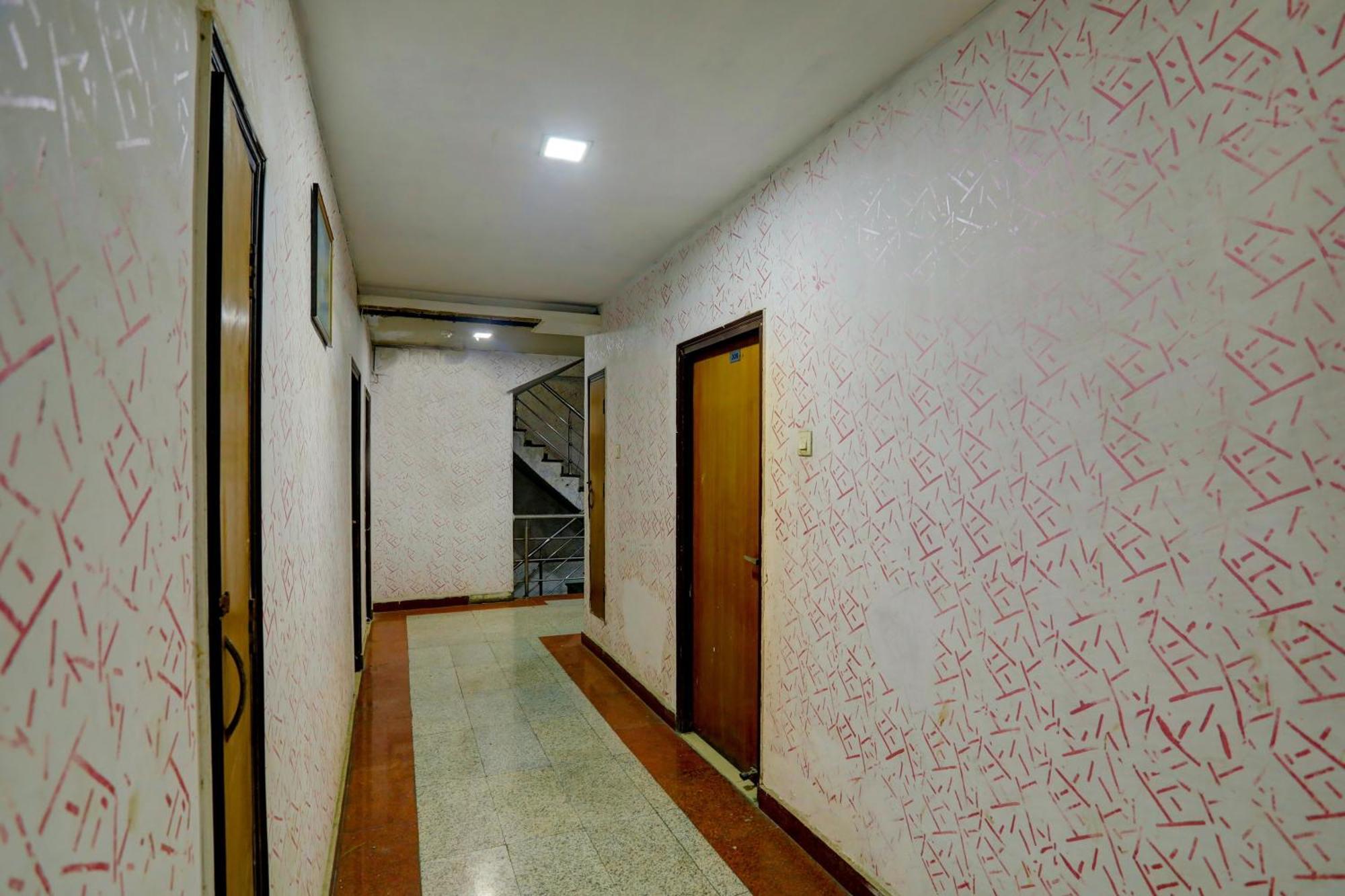 Hotel Monarch Inn Λάκναου Εξωτερικό φωτογραφία