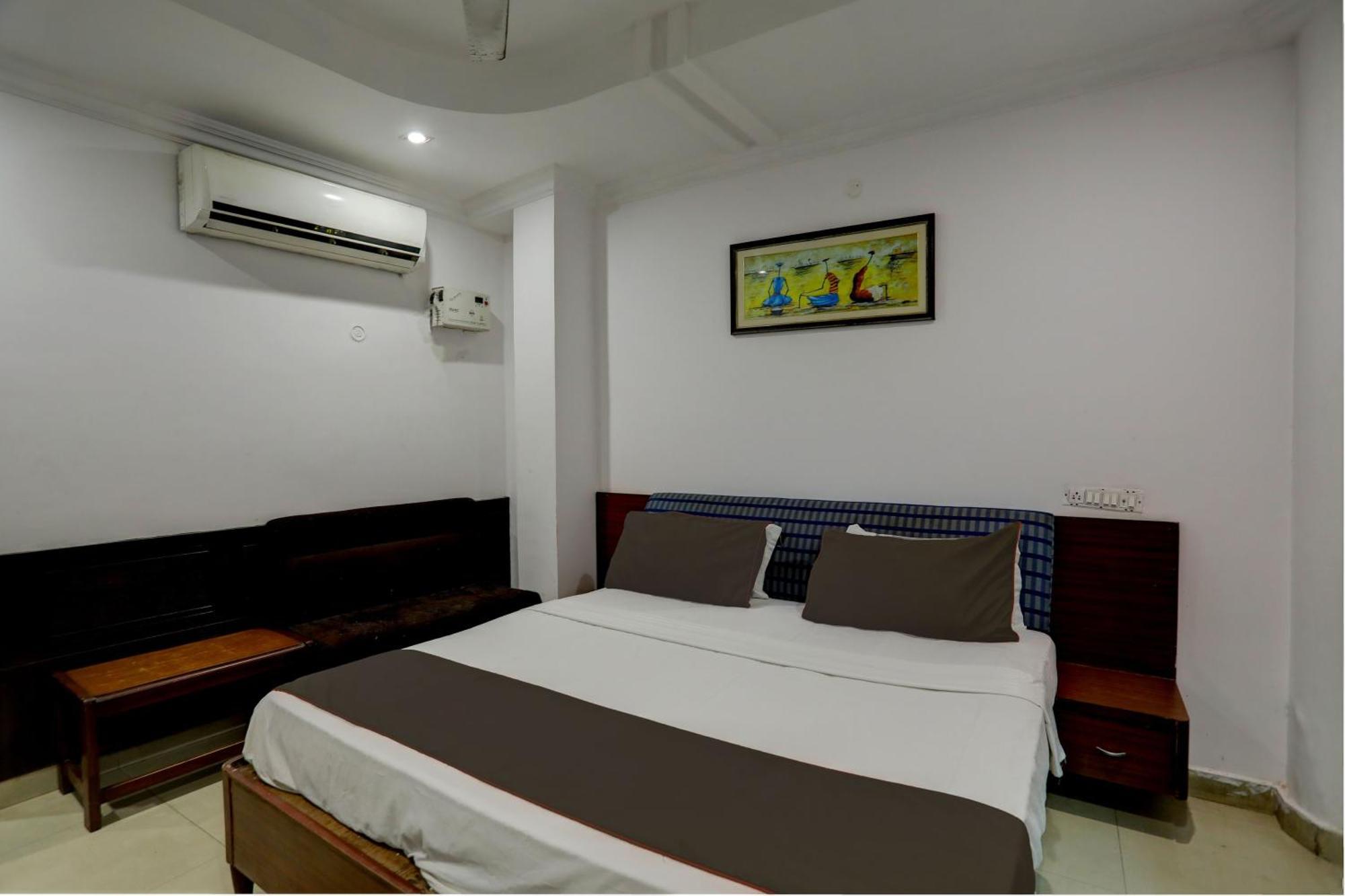 Hotel Monarch Inn Λάκναου Εξωτερικό φωτογραφία