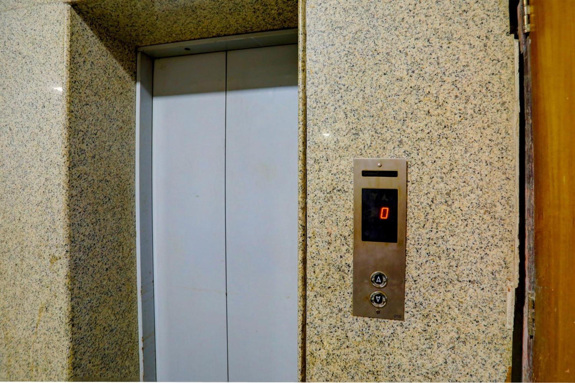 Hotel Monarch Inn Λάκναου Εξωτερικό φωτογραφία