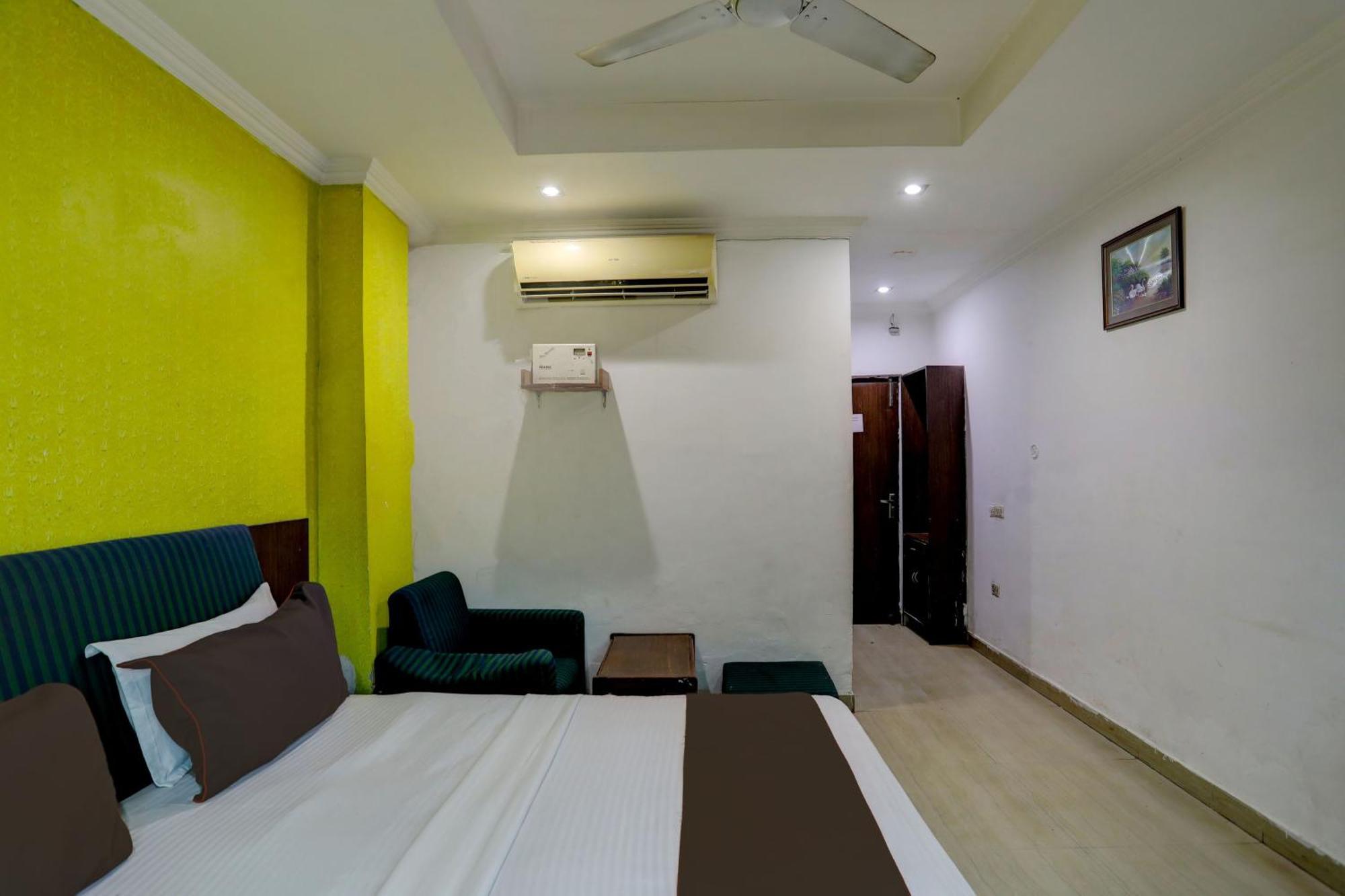 Hotel Monarch Inn Λάκναου Εξωτερικό φωτογραφία