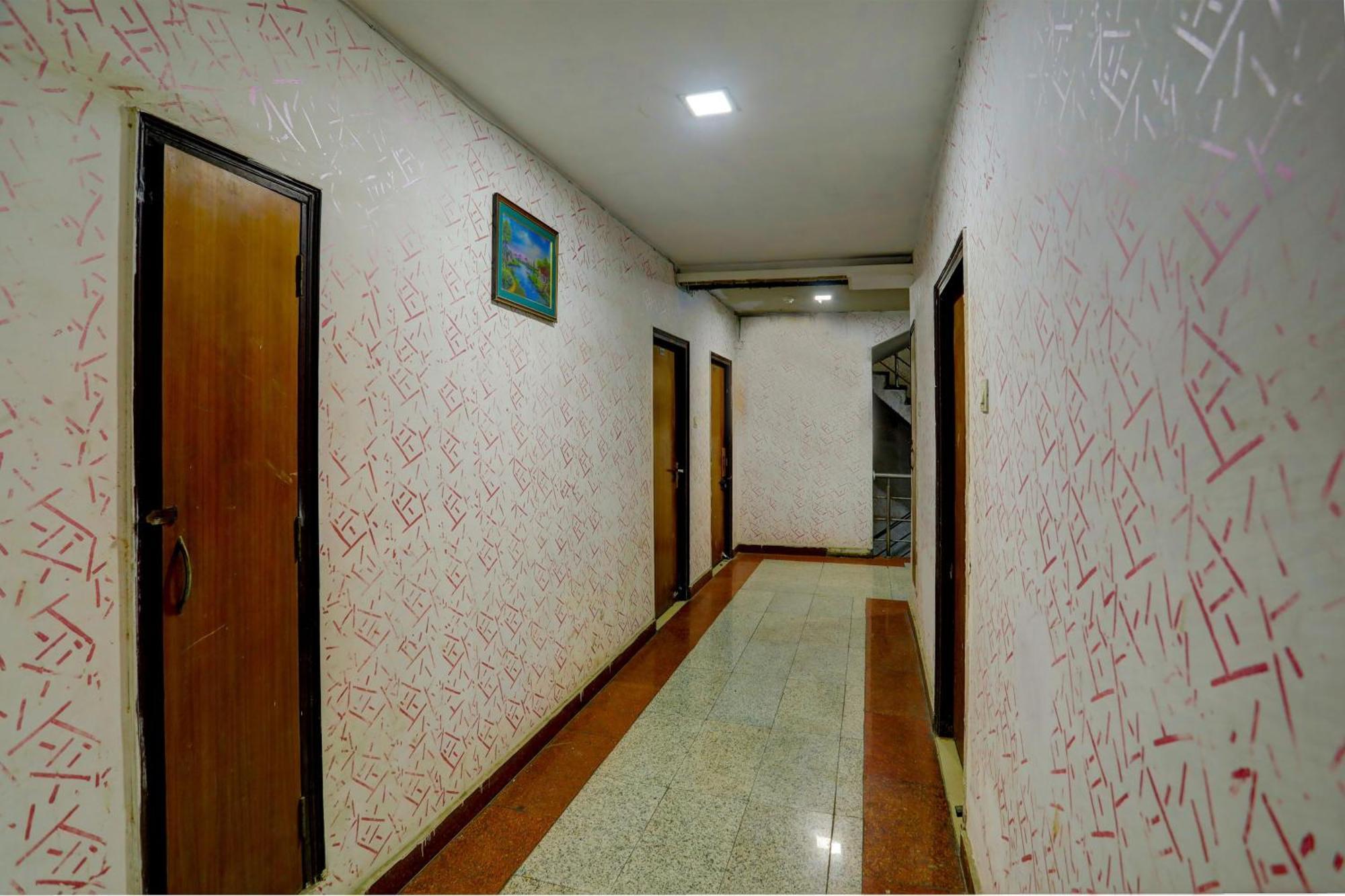 Hotel Monarch Inn Λάκναου Εξωτερικό φωτογραφία