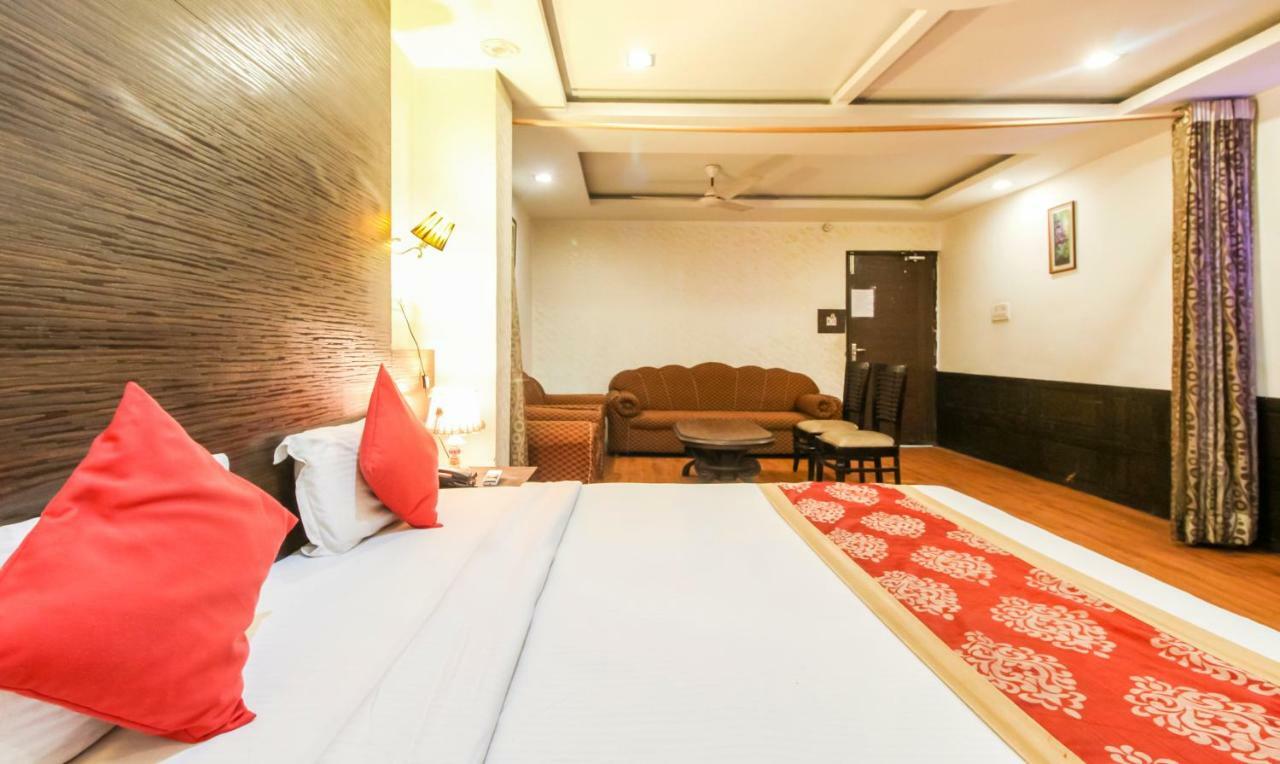 Hotel Monarch Inn Λάκναου Εξωτερικό φωτογραφία