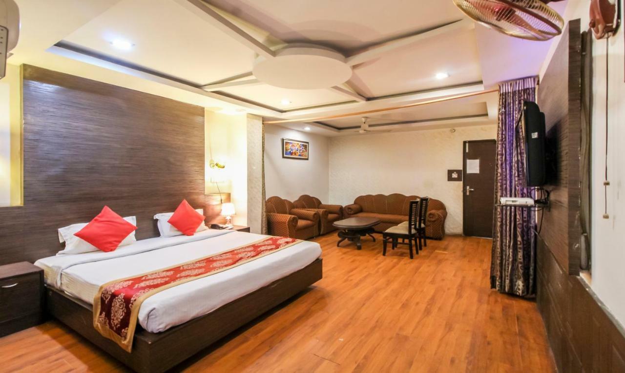 Hotel Monarch Inn Λάκναου Εξωτερικό φωτογραφία