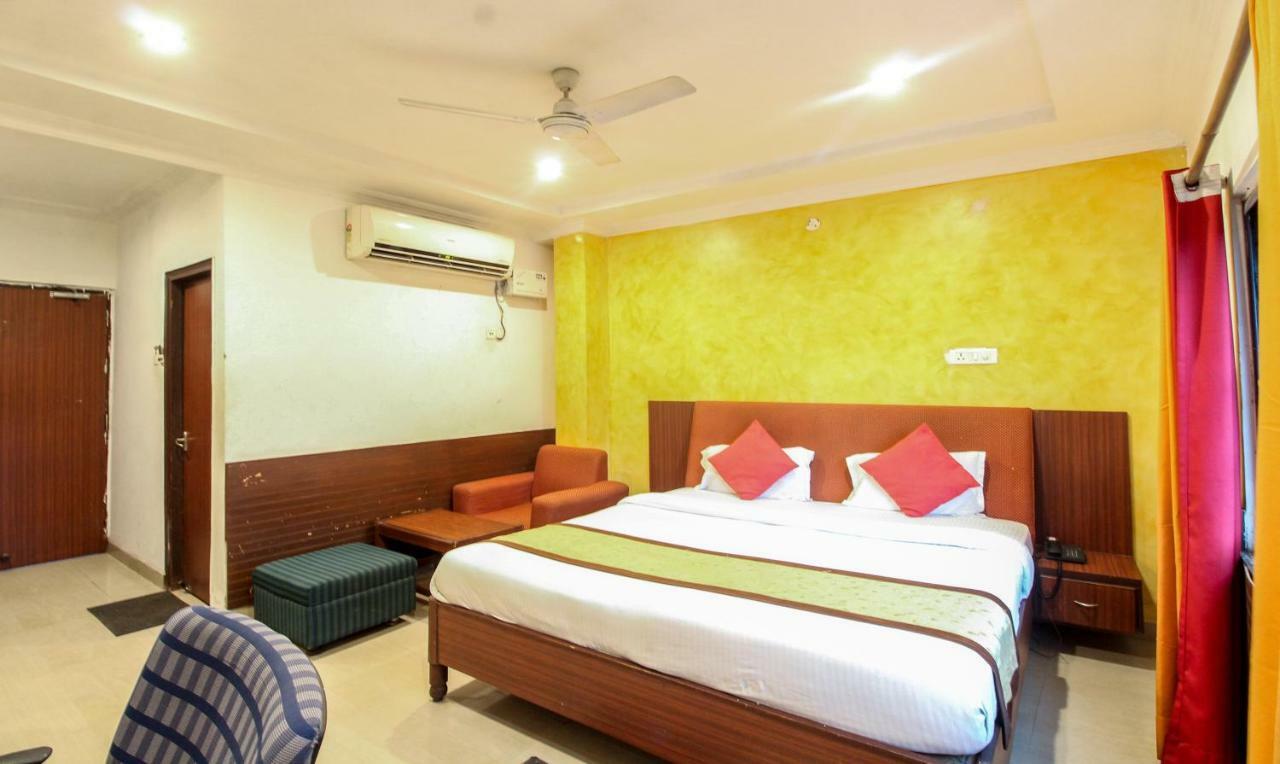 Hotel Monarch Inn Λάκναου Εξωτερικό φωτογραφία