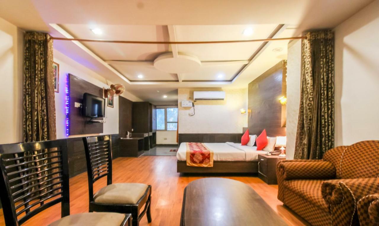 Hotel Monarch Inn Λάκναου Εξωτερικό φωτογραφία